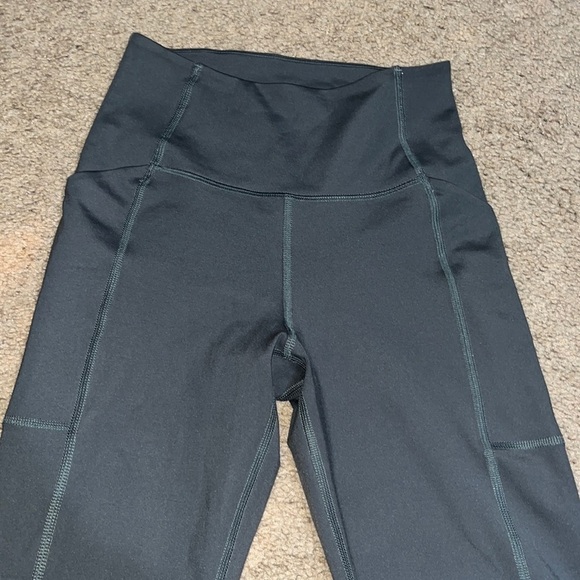 Girlfriend Collective High Waist Compressive Pocket 7/8 Leggings Smoke Gray XS - Picture 3 of 7